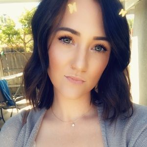 Meet your Posher, Casey